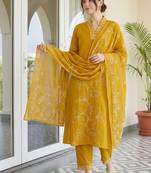 Women Floral Embroidered Regular Thread Work Pure Cotton Kurta with Trousers & With Dupatta