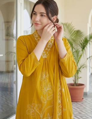 Women Floral Embroidered Regular Thread Work Pure Cotton Kurta with Trousers & With Dupatta 4