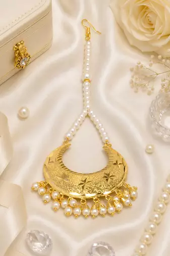 Golden chandbali pearl beaded tikka