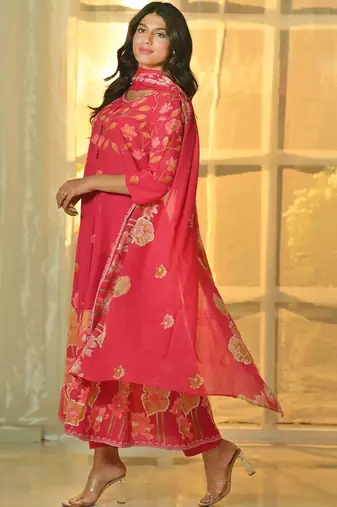 Women Floral Printed Regular Beads and Stones Pure Cotton Kurta with Trousers & With Dupatta