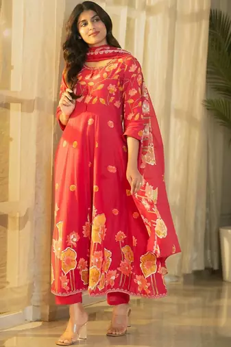 Women Floral Printed Regular Beads and Stones Pure Cotton Kurta with Trousers & With Dupatta