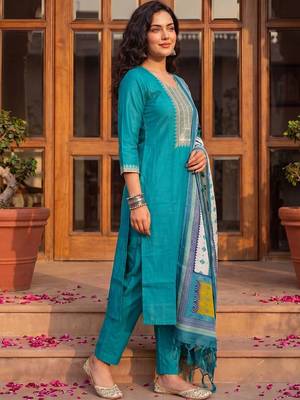 Women Ethnic Motifs Embroidered Regular Thread Work Kurta with Trousers & With Dupatta 3