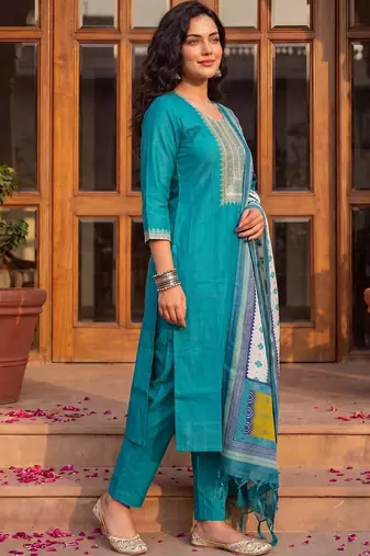 Women Ethnic Motifs Embroidered Regular Thread Work Kurta with Trousers & With Dupatta