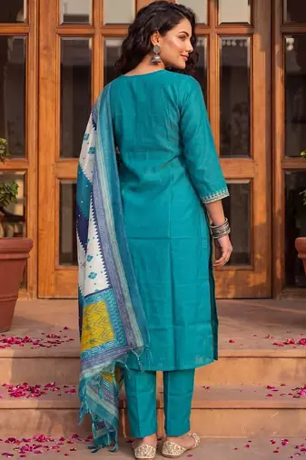 Women Ethnic Motifs Embroidered Regular Thread Work Kurta with Trousers & With Dupatta