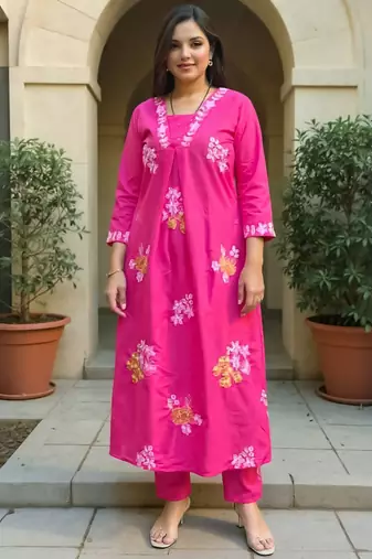 Women Floral Embroidered Pure Cotton Kurta with Trouser