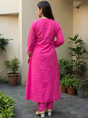 Women Floral Embroidered Pure Cotton Kurta with Trouser 4