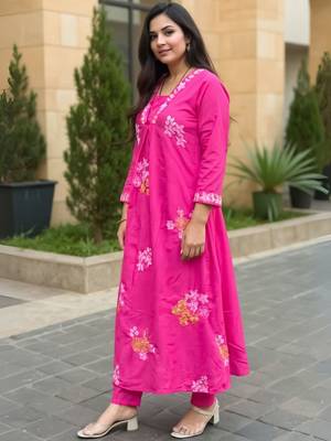 Women Floral Embroidered Pure Cotton Kurta with Trouser 5