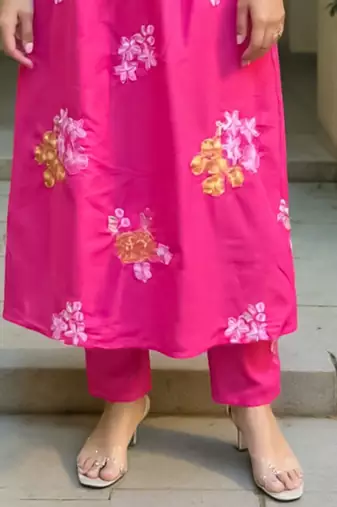 Women Floral Embroidered Pure Cotton Kurta with Trouser