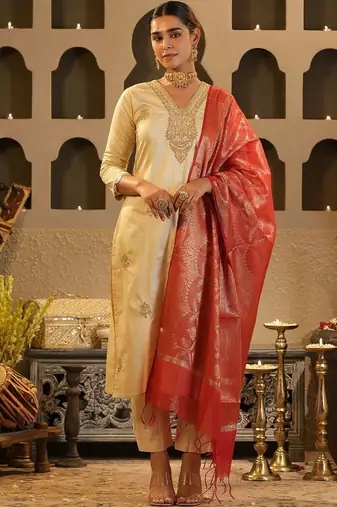 Women Ethnic Motifs Embroidered Kurta with Trousers & Dupatta