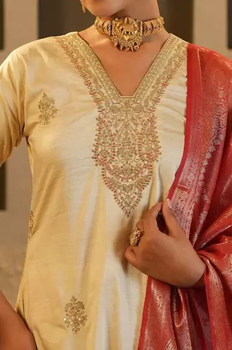 Women Ethnic Motifs Embroidered Kurta with Trousers & Dupatta