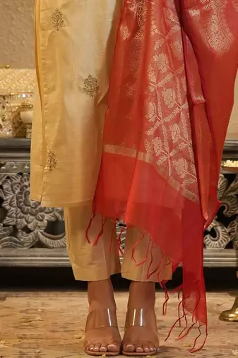Women Ethnic Motifs Embroidered Kurta with Trousers & Dupatta
