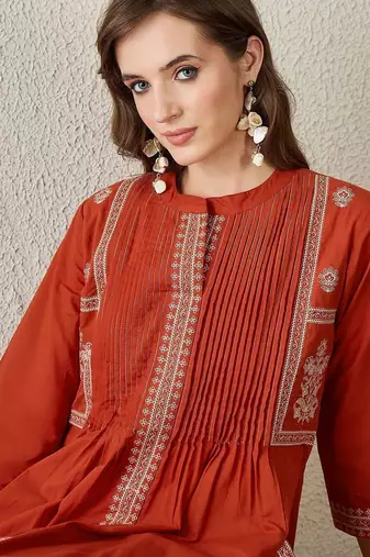 Women Ethnic Motifs Embroidered A-Line Cotton Kurta With Trousers