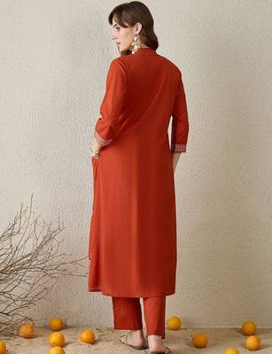 Women Ethnic Motifs Embroidered A-Line Cotton Kurta With Trousers 4