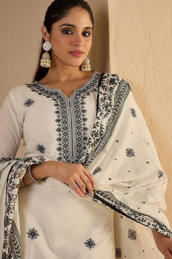 Women Ethnic Motifs  Cotton Kurta with Trousers & With Dupatta Kurta Sets