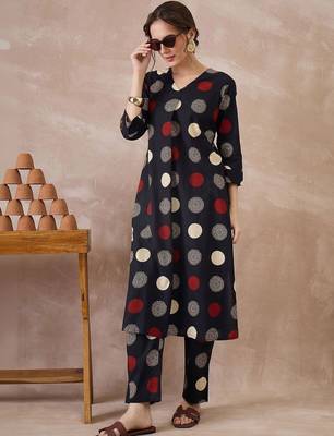 Women Printed Regular Pure Cotton Kurta with Trousers 2