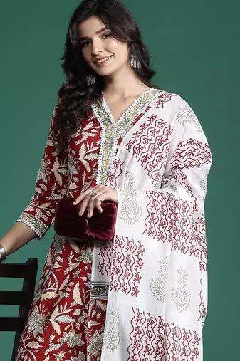 Floral Printed Pure Cotton Kurta With Trousers & Dupatta