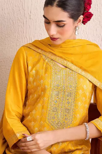 Women Ethnic Motifs Embroidered Regular Kurta with Trousers & With Dupatta