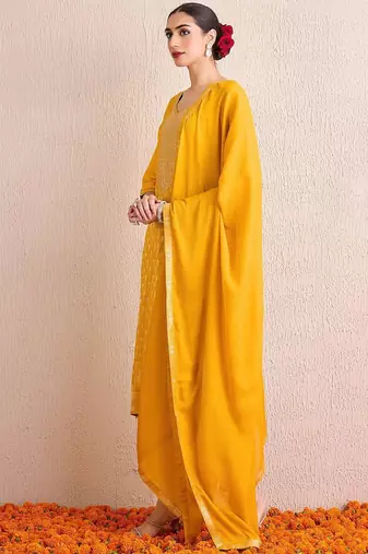 Women Ethnic Motifs Embroidered Regular Kurta with Trousers & With Dupatta