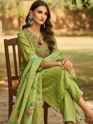 Ethnic Motifs Embroidered Thread Work Linen Kurta With Trousers & Dupatta 3