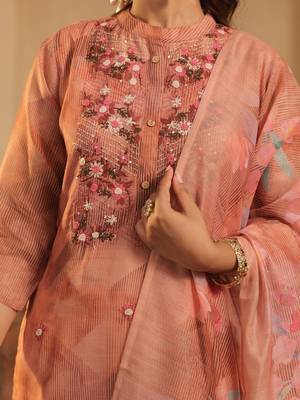 Floral Embroidered Straight Thread Work Kurta With Trousers & Dupatta 3