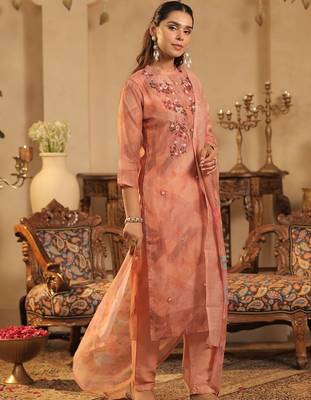 Floral Embroidered Straight Thread Work Kurta With Trousers & Dupatta 4