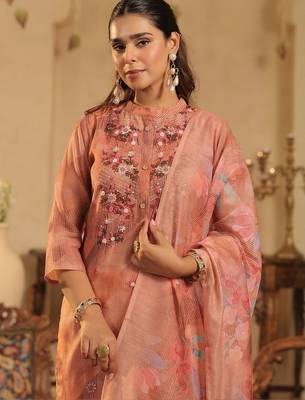 Floral Embroidered Straight Thread Work Kurta With Trousers & Dupatta 6