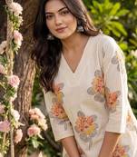 Women Floral Printed Regular Kurta with Trousers