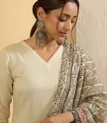 Ethnic Motifs Straight Kurta With Trousers & Dupatta