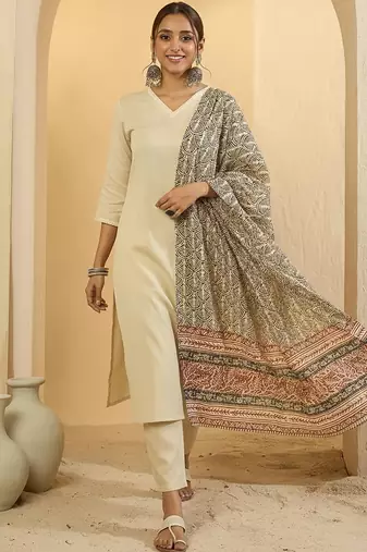 Ethnic Motifs Straight Kurta With Trousers & Dupatta