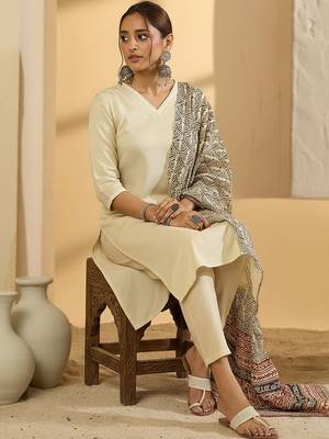 Ethnic Motifs Straight Kurta With Trousers & Dupatta 7