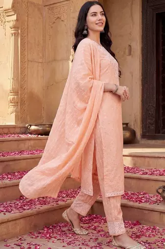 Women Floral Embroidered Regular Thread Work Kurta with Trousers & With Dupatta
