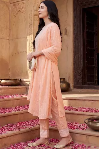Women Floral Embroidered Regular Thread Work Kurta with Trousers & With Dupatta