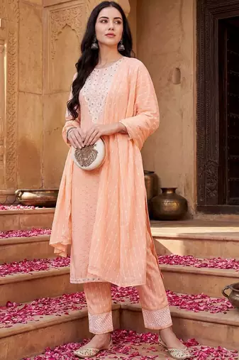 Women Floral Embroidered Regular Thread Work Kurta with Trousers & With Dupatta