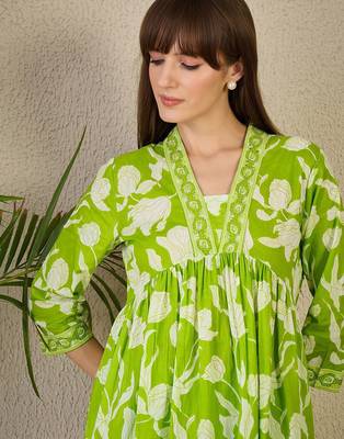 Floral Printed Empire Pure Cotton Kurta with Trousers 1