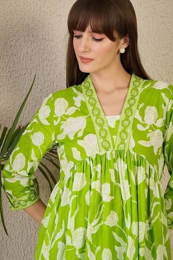 Floral Printed Empire Pure Cotton Kurta with Trousers