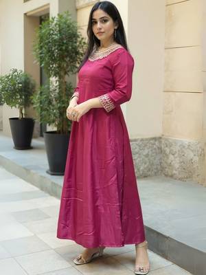 Women Ethnic Motifs Embroidered Anarkali Kurta with Trousers 3
