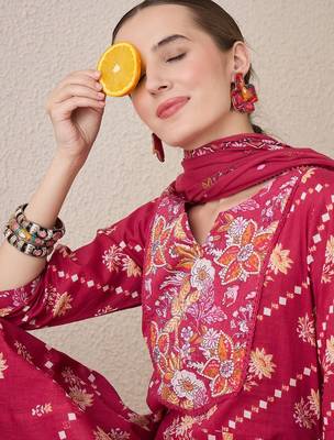 Floral Printed Notch Neck Beads & Stones Pure Cotton Kurta Trousers & Dupatta 1