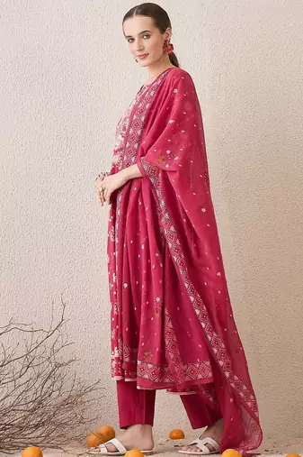 Floral Printed Notch Neck Beads & Stones Pure Cotton Kurta Trousers & Dupatta