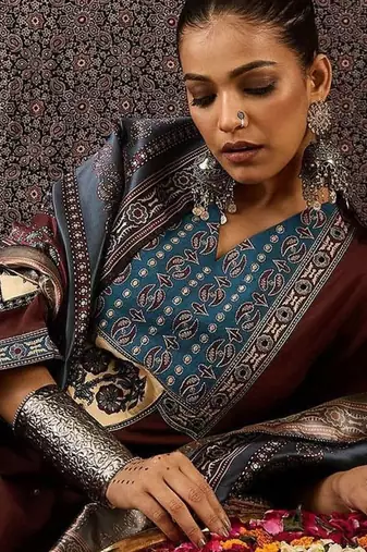 Women Ethnic Motifs Printed Regular Kurta with Trousers & With Dupatta