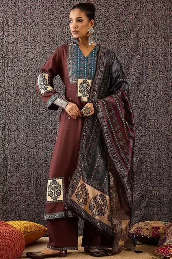 Women Ethnic Motifs Printed Regular Kurta with Trousers & With Dupatta