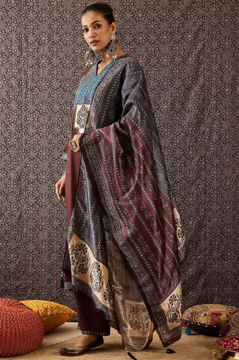 Women Ethnic Motifs Printed Regular Kurta with Trousers & With Dupatta