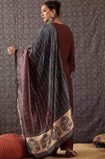 Women Ethnic Motifs Printed Regular Kurta with Trousers & With Dupatta