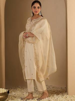 Women Ethnic Motifs Embroidered Regular Thread Work Liva Kurta with Trousers & With Dupatta 1