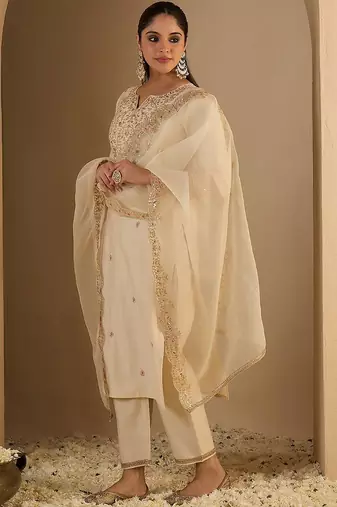 Women Ethnic Motifs Embroidered Regular Thread Work Liva Kurta with Trousers & With Dupatta