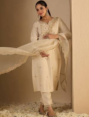 Women Ethnic Motifs Embroidered Regular Thread Work Liva Kurta with Trousers & With Dupatta 2