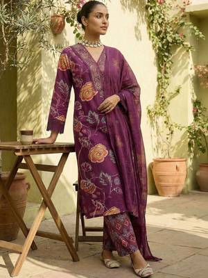 Women Floral Printed Regular Thread Work Pure Cotton Kurta with Trousers & With Dupatta 2