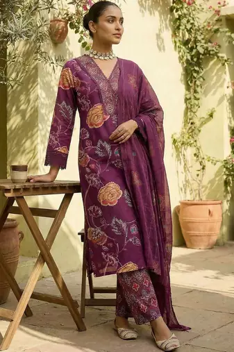 Women Floral Printed Regular Thread Work Pure Cotton Kurta with Trousers & With Dupatta