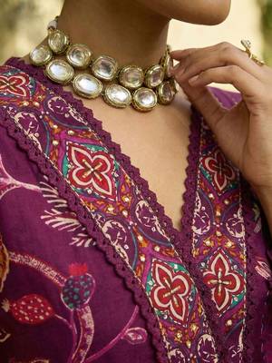 Women Floral Printed Regular Thread Work Pure Cotton Kurta with Trousers & With Dupatta 3