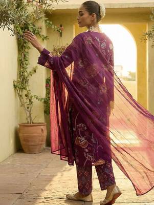 Women Floral Printed Regular Thread Work Pure Cotton Kurta with Trousers & With Dupatta 5