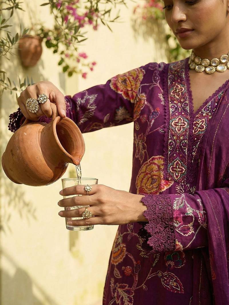 Women Floral Printed Regular Thread Work Pure Cotton Kurta with Trousers & With Dupatta